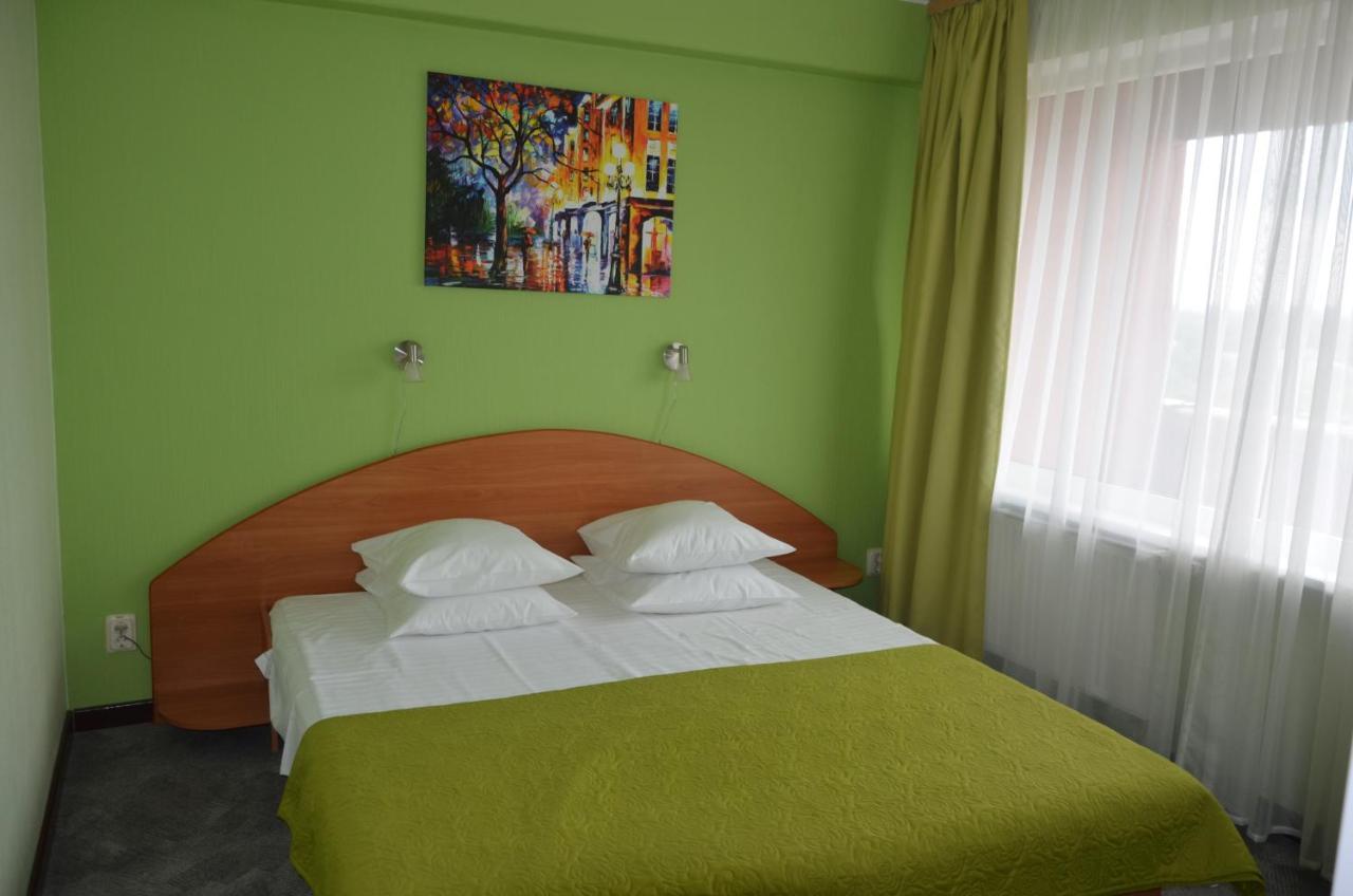 Latgale Hotel Rezekne Bagian luar foto