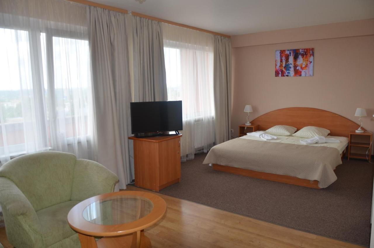 Latgale Hotel Rezekne Bagian luar foto