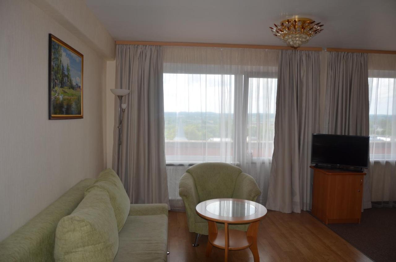 Latgale Hotel Rezekne Bagian luar foto