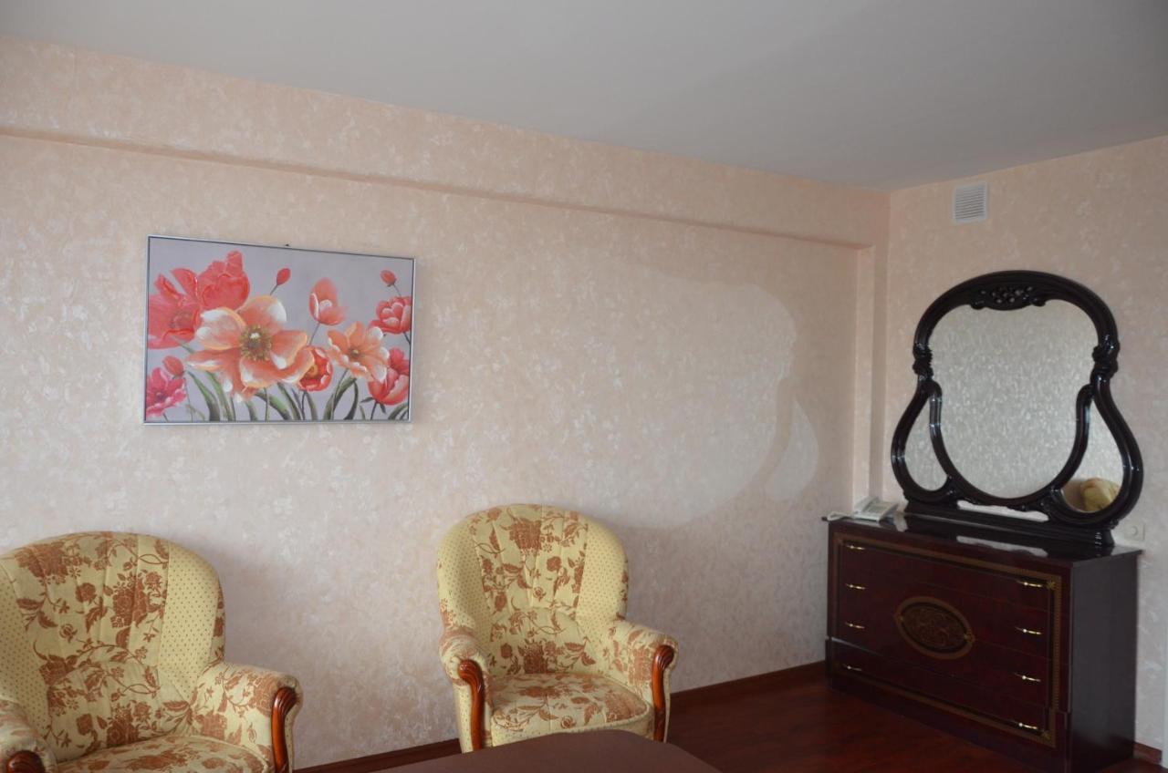 Latgale Hotel Rezekne Bagian luar foto