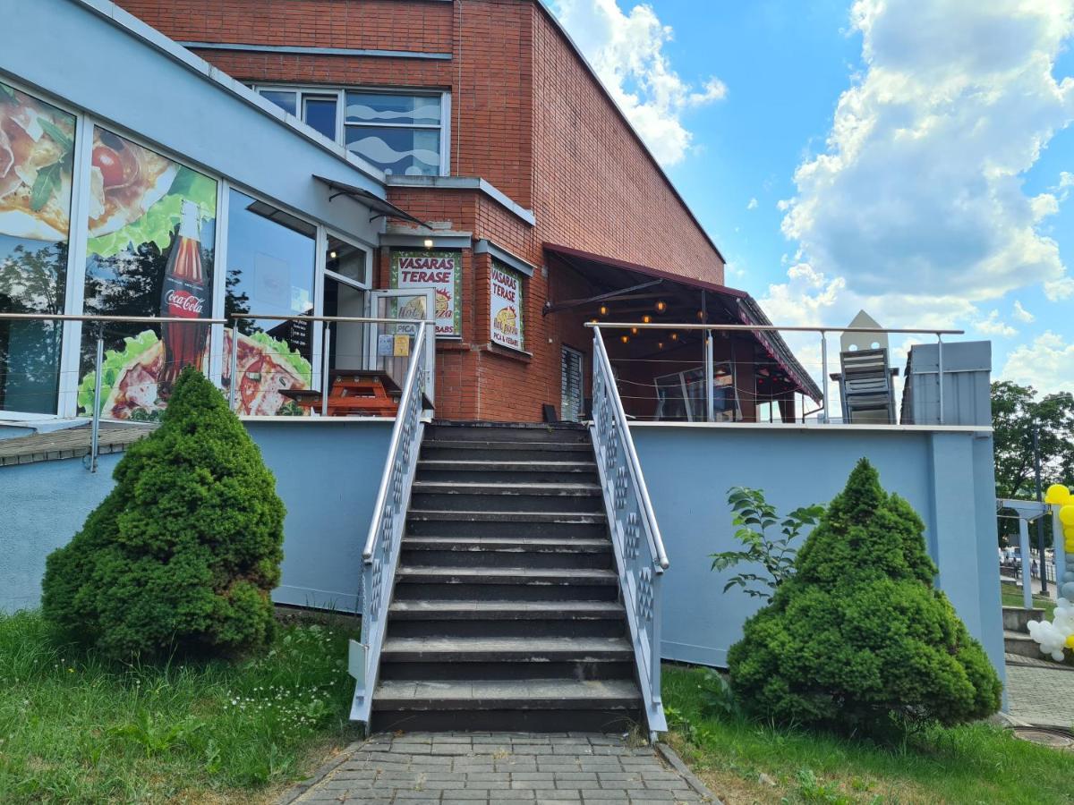 Latgale Hotel Rezekne Bagian luar foto